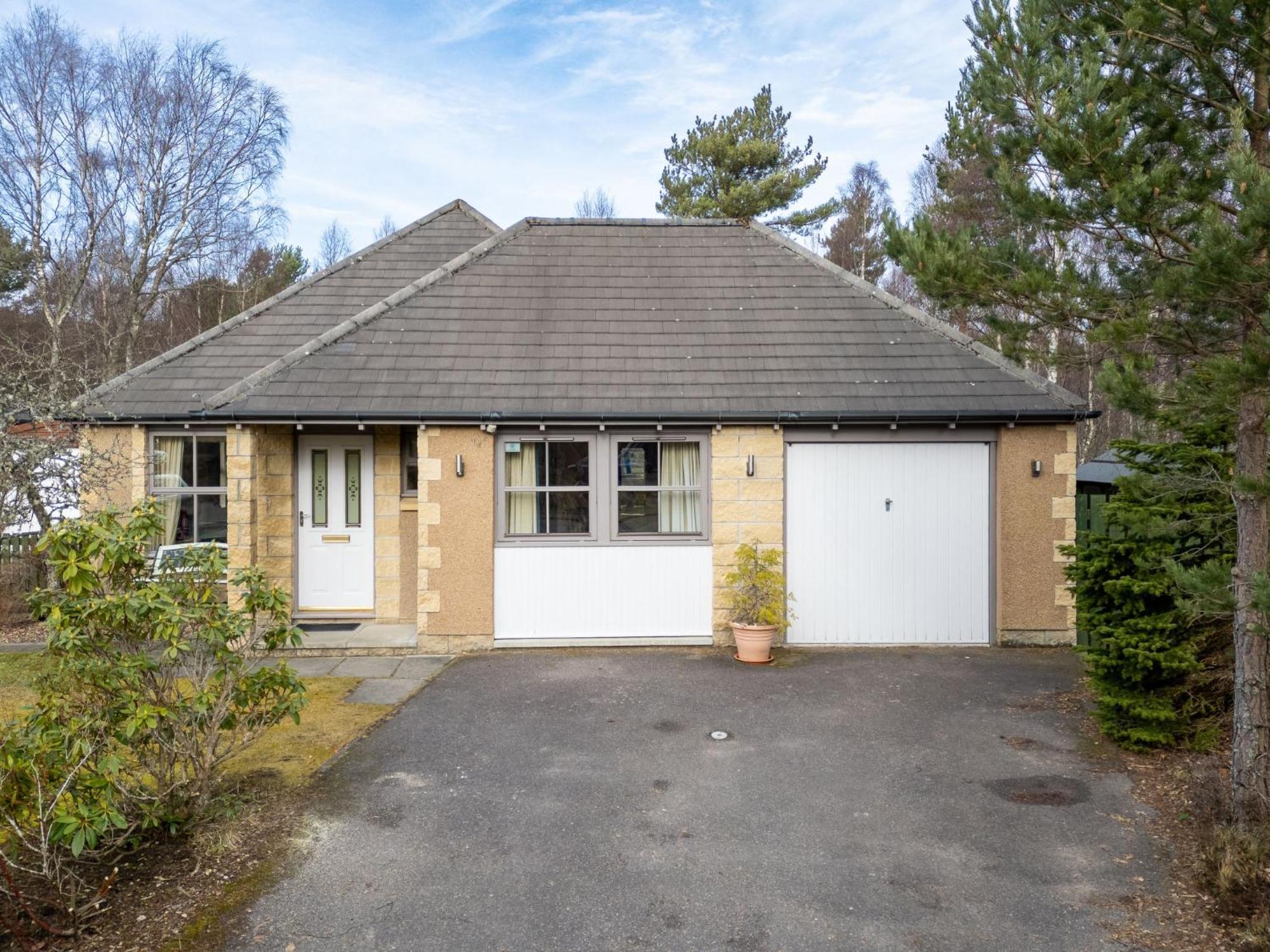 Holiday Home Falcon Lodge By Interhome Aviemore Bagian luar foto